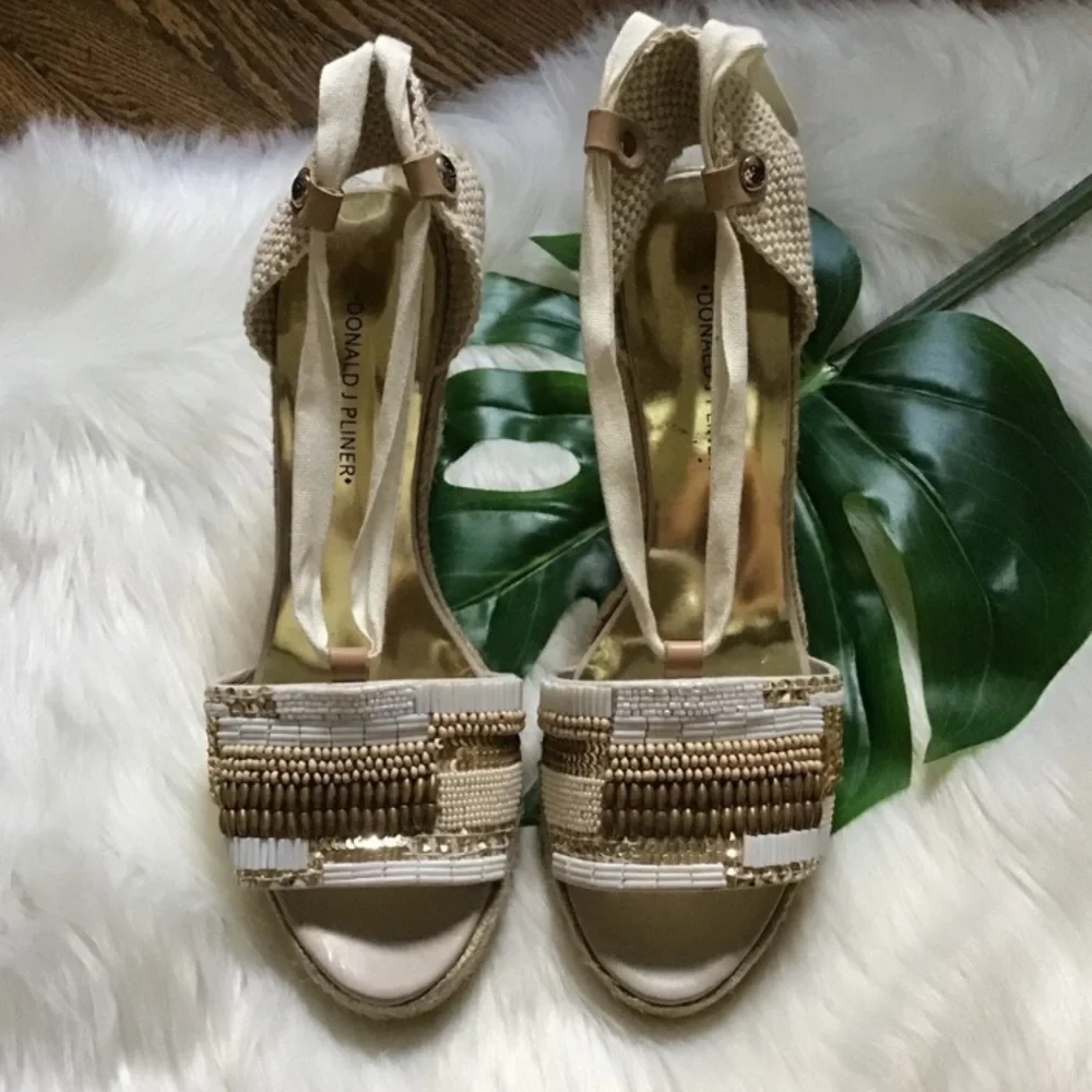 ❤️Donald J. Pliner - Cream Beaded Espadrille Wedge - 9.5